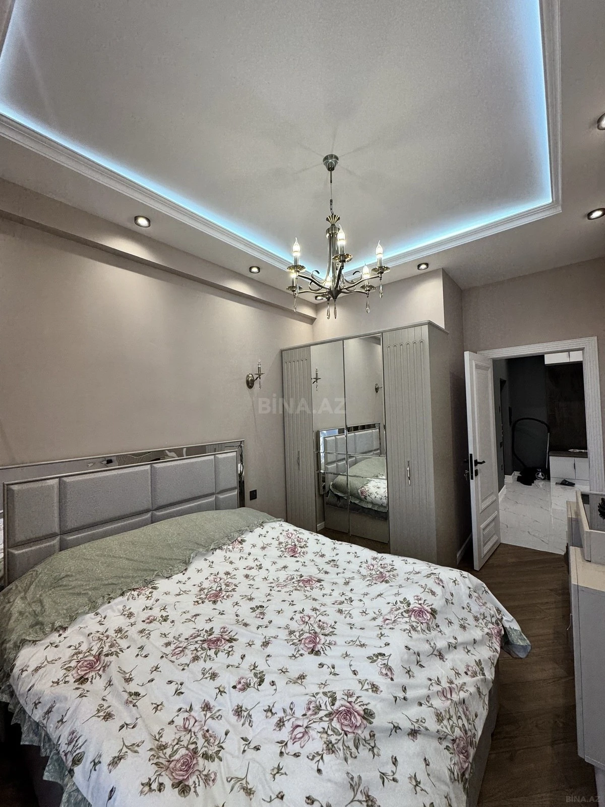 Satılır 2 otaqlı mənzil 61 m²
