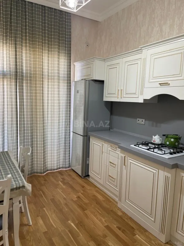Kirayə verilir 3 otaqlı mənzil 102 m²