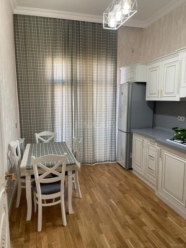 Kirayə verilir 3 otaqlı mənzil 102 m²