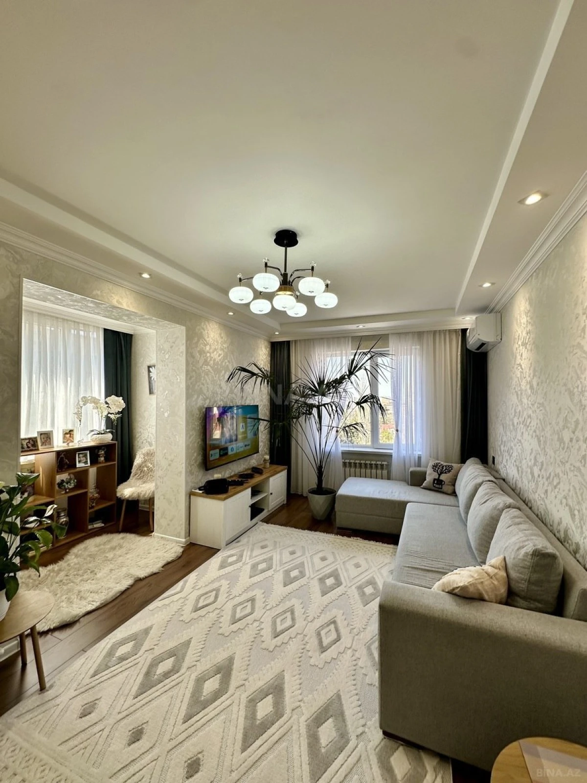 Satılır 2 otaqlı mənzil 61 m²