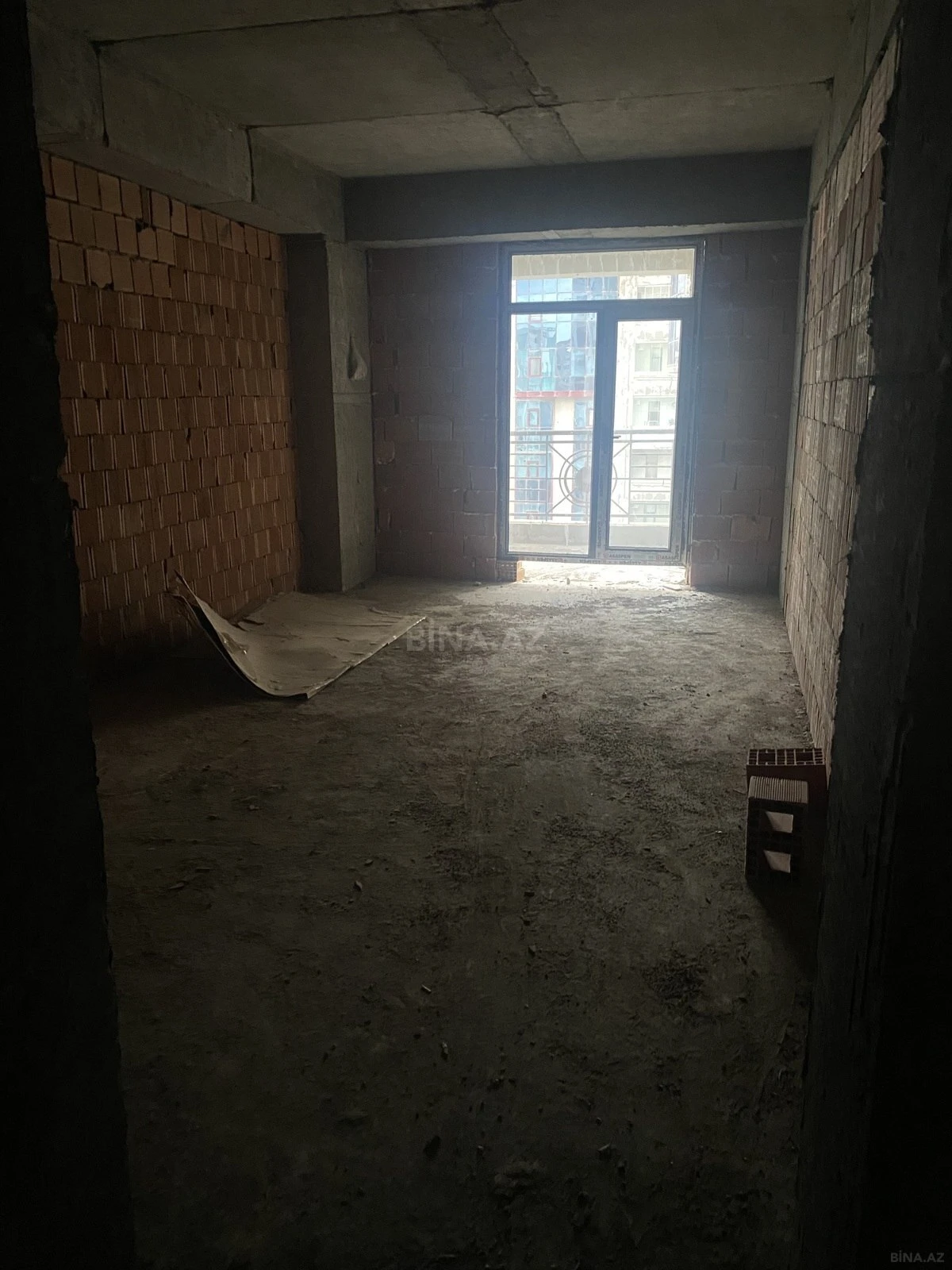 Satılır 2 otaqlı mənzil 78 m²