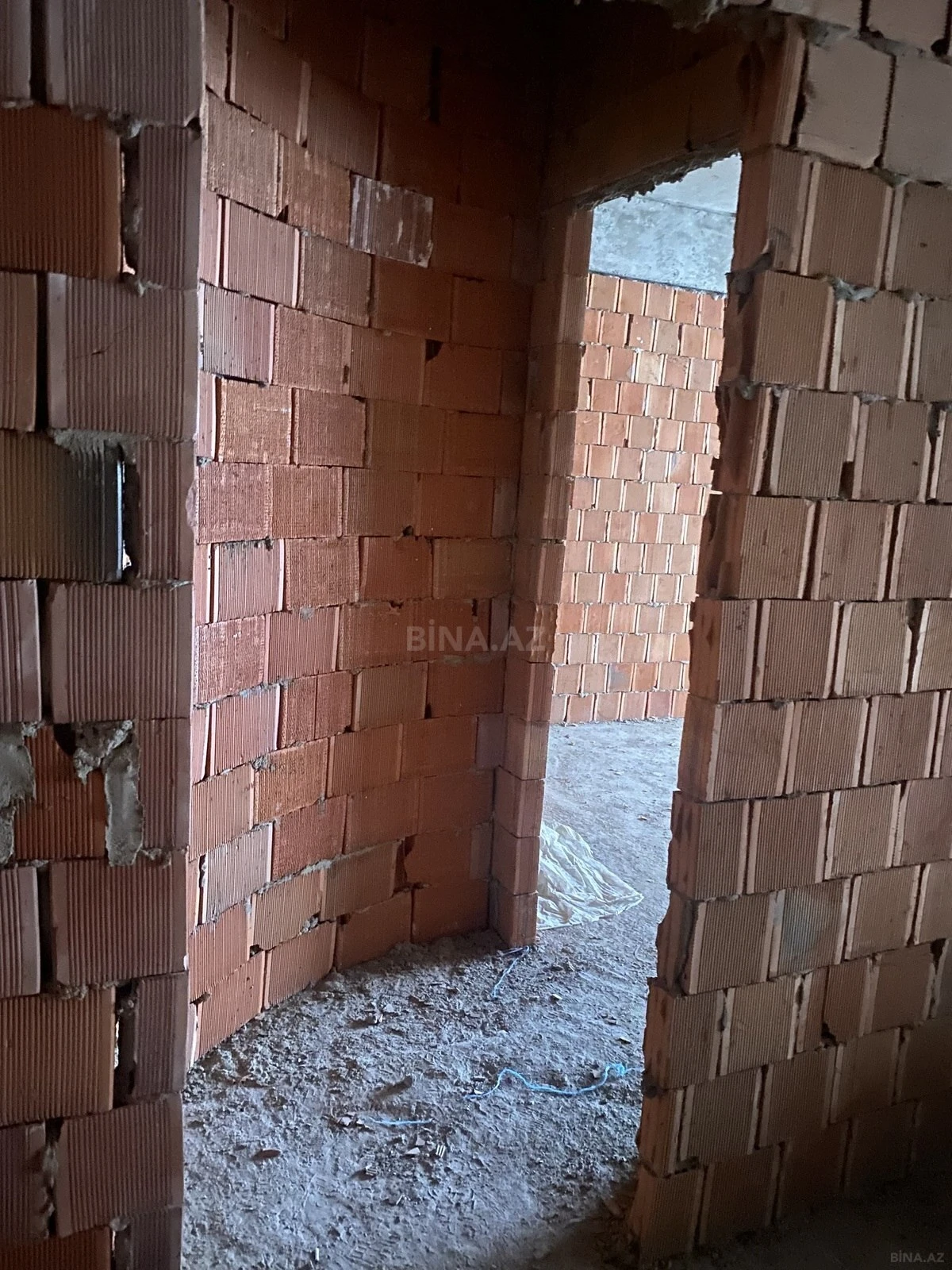 Satılır 2 otaqlı mənzil 78 m²