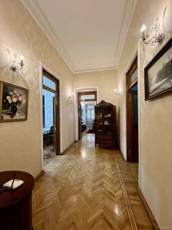 Kirayə verilir 3 otaqlı mənzil 135 m²