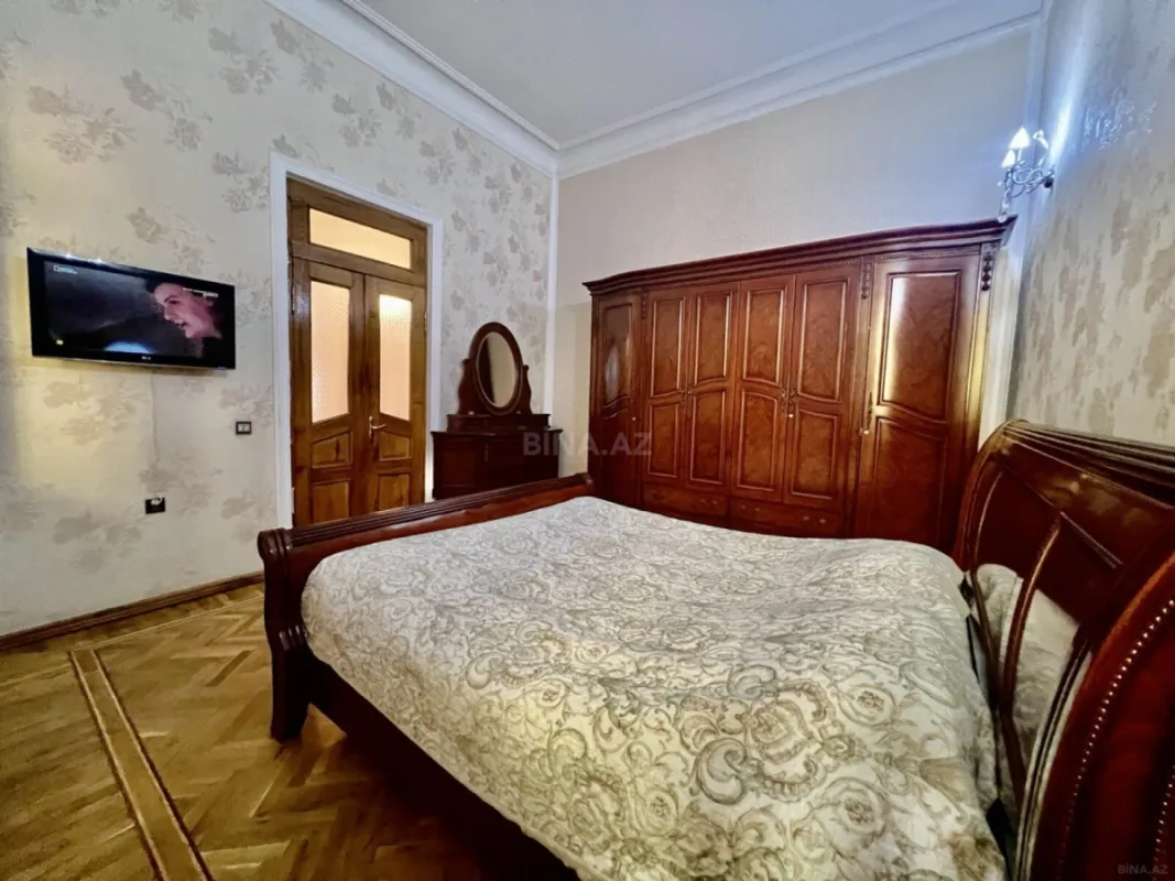 Kirayə verilir 3 otaqlı mənzil 135 m²