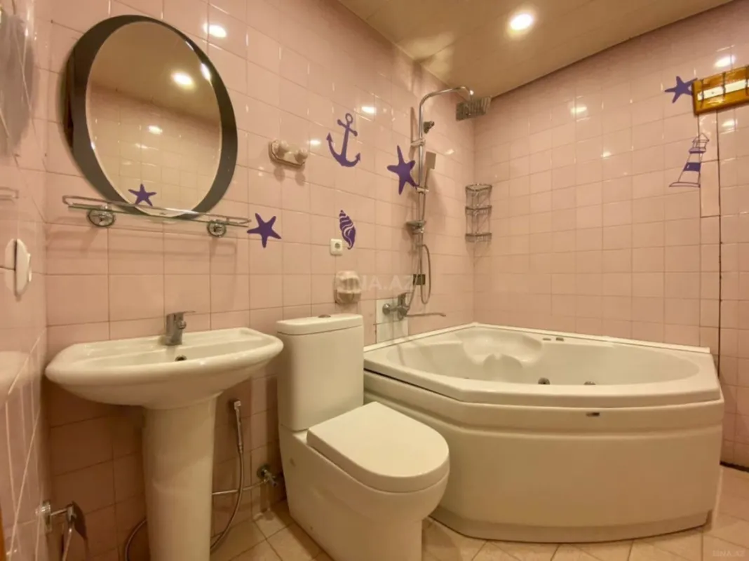 Kirayə verilir 3 otaqlı mənzil 135 m²