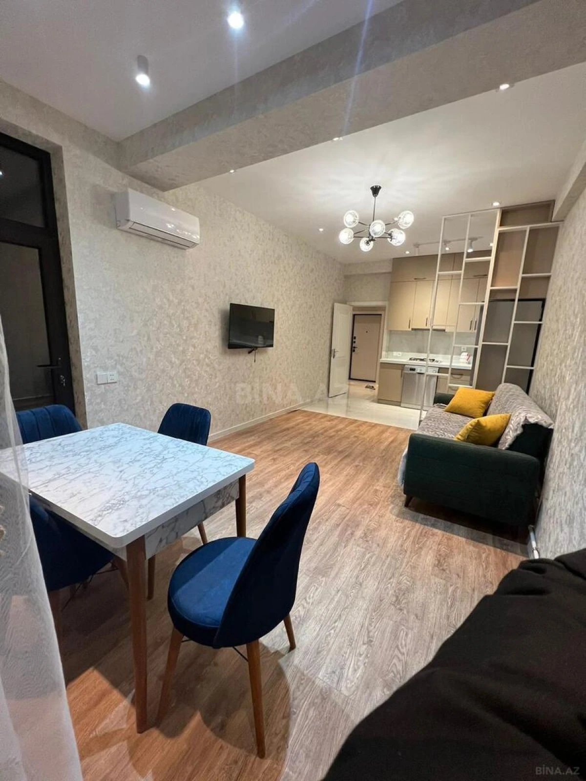 Kirayə verilir 2 otaqlı mənzil 60 m²
