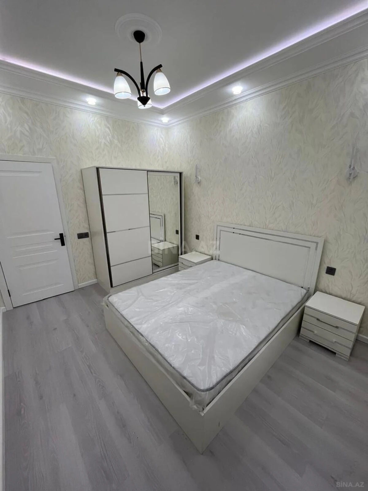 Satılır 2 otaqlı mənzil 57 m²