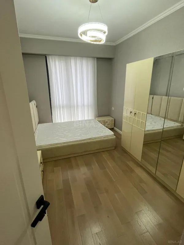Kirayə verilir 2 otaqlı mənzil 70 m²