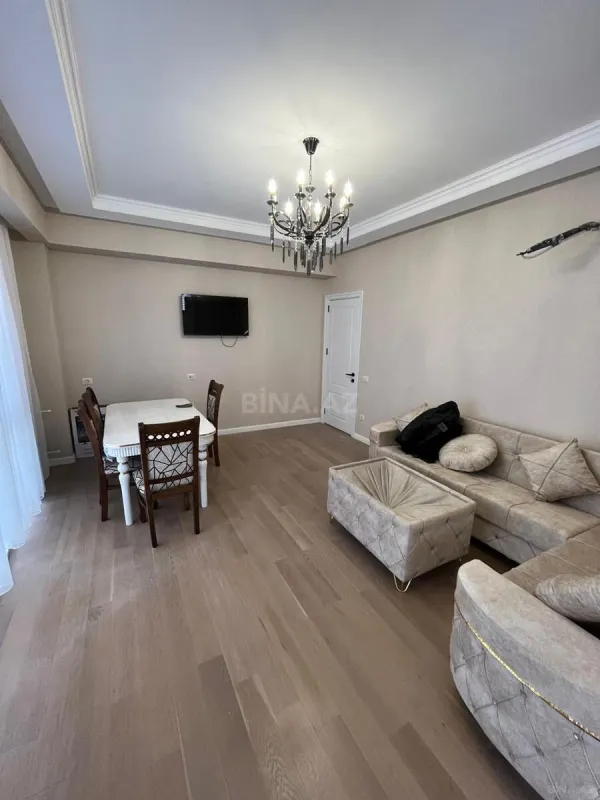Kirayə verilir 2 otaqlı mənzil 70 m²