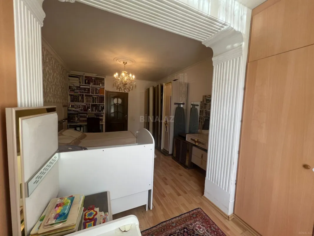 Satılır 4 otaqlı mənzil 110 m²