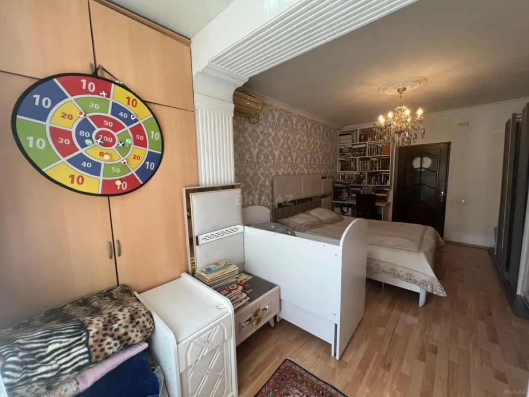 Satılır 4 otaqlı mənzil 110 m²