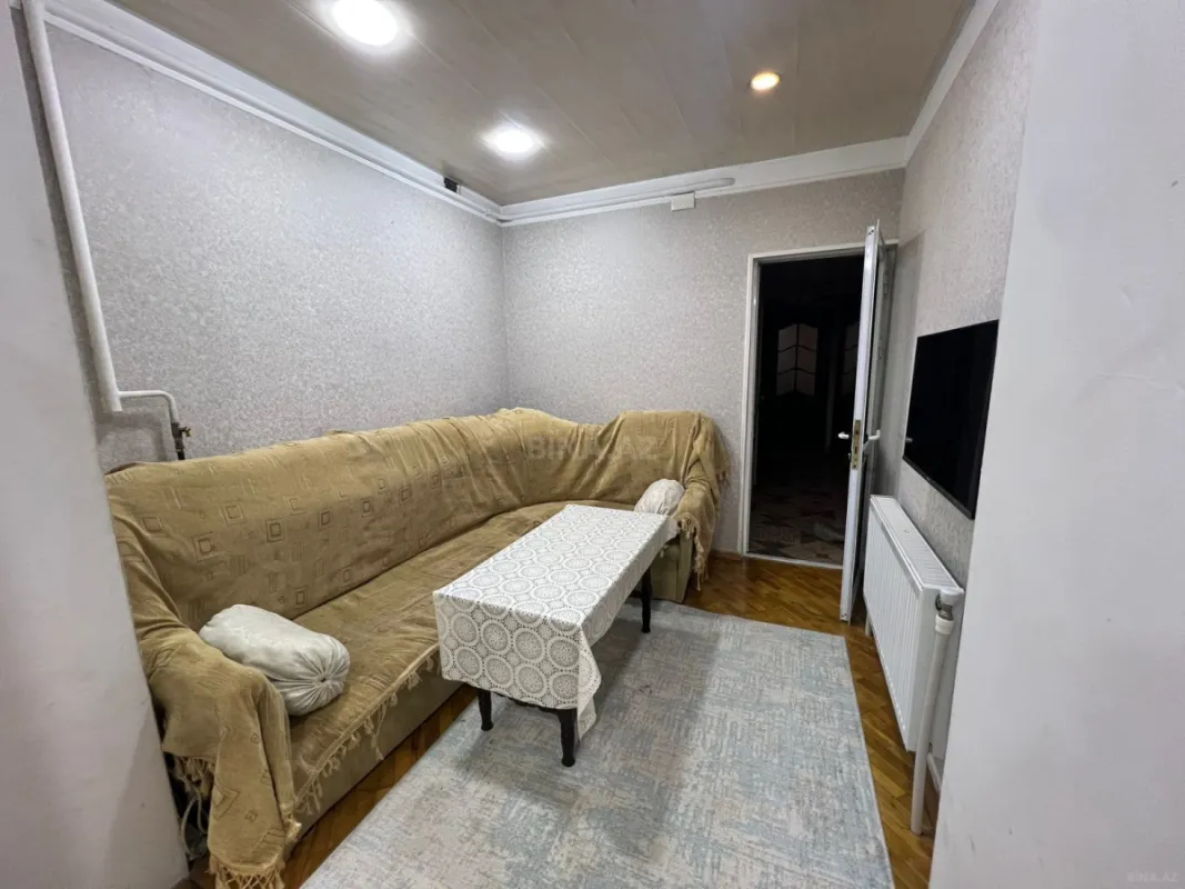 Satılır 4 otaqlı mənzil 110 m²