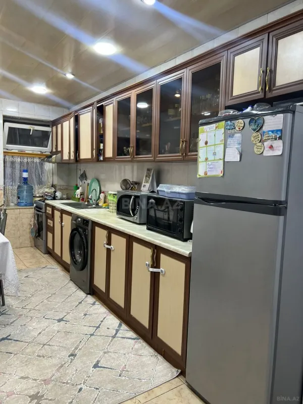 Satılır 4 otaqlı mənzil 110 m²