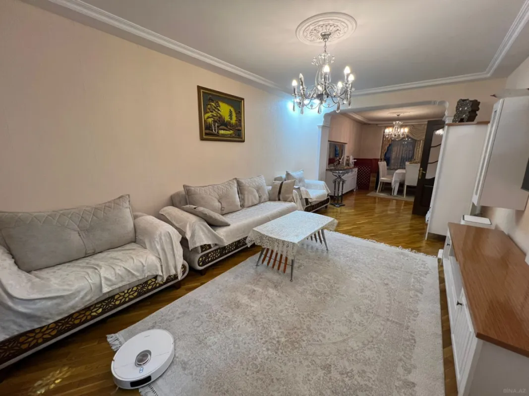 Satılır 4 otaqlı mənzil 110 m²