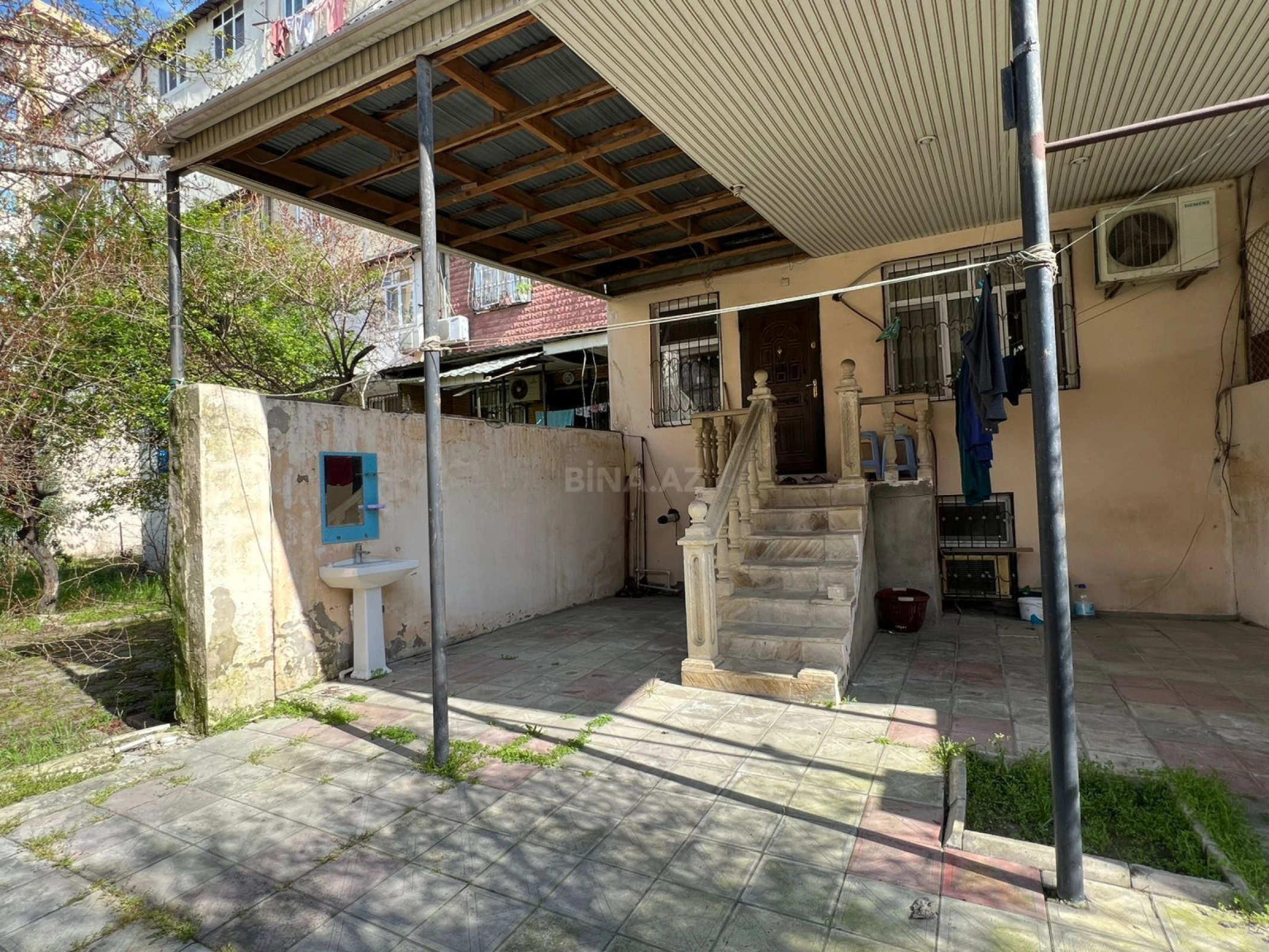 Satılır 4 otaqlı mənzil 110 m²