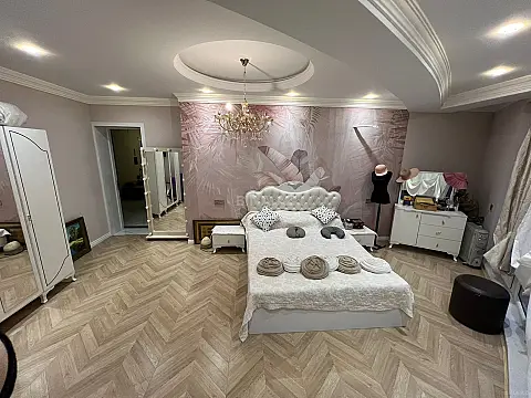 Satılır 3 otaqlı mənzil 167 m²