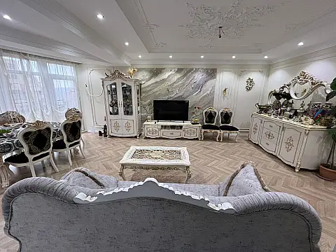 Satılır 3 otaqlı mənzil 167 m² — Bakı 3 otaq 167.00 m²