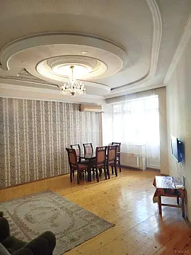 Kirayə verilir 2 otaqlı mənzil 60 m²