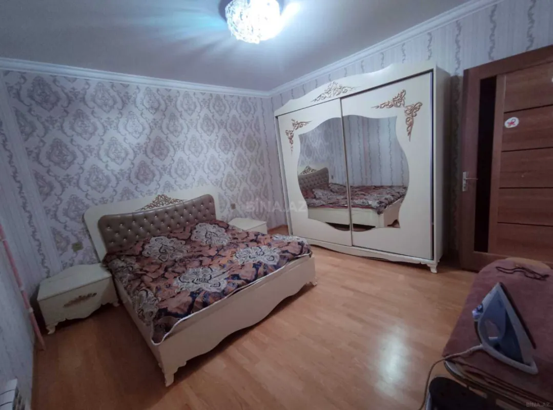 Kirayə verilir 4 otaqlı mənzil 130 m²