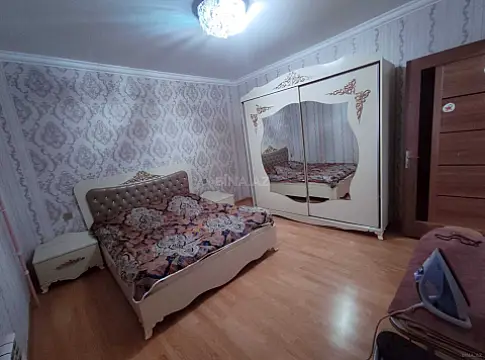 Kirayə verilir 4 otaqlı mənzil 130 m²