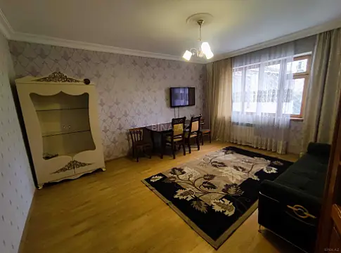 Kirayə verilir 4 otaqlı mənzil 130 m² — Bakı, Nərimanov 4 otaq 130.00 m²