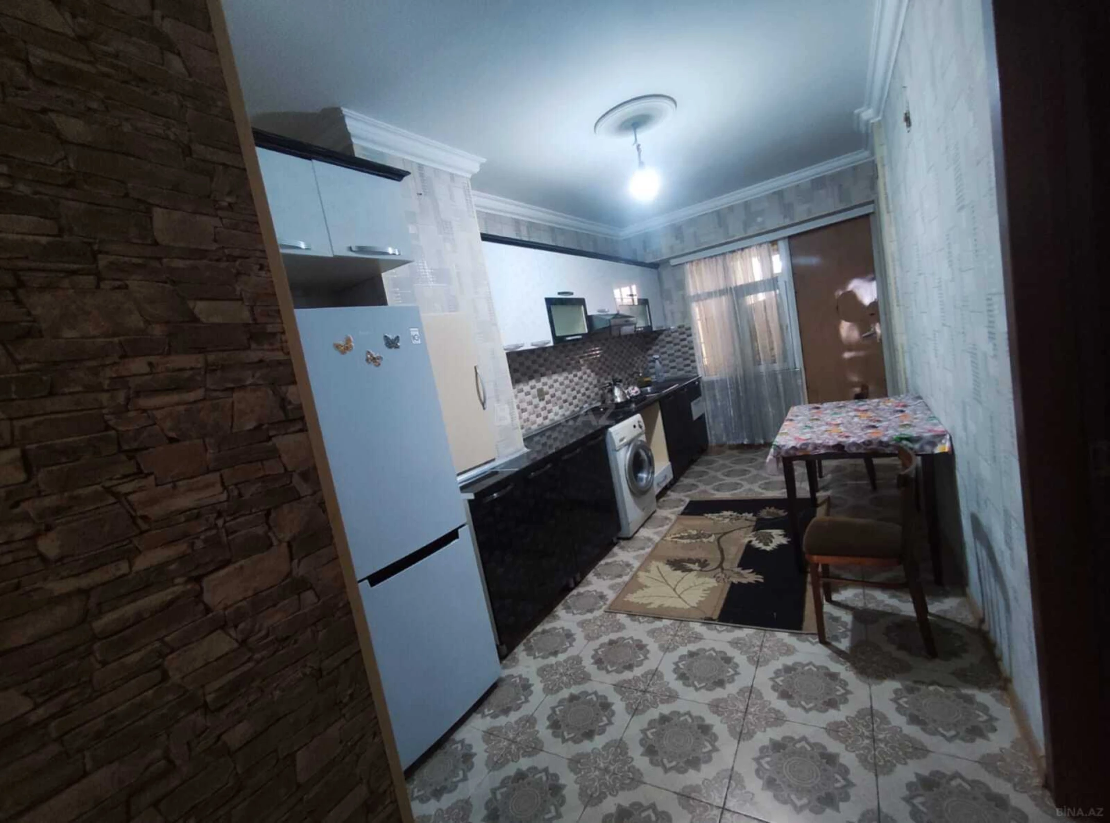Kirayə verilir 4 otaqlı mənzil 130 m²