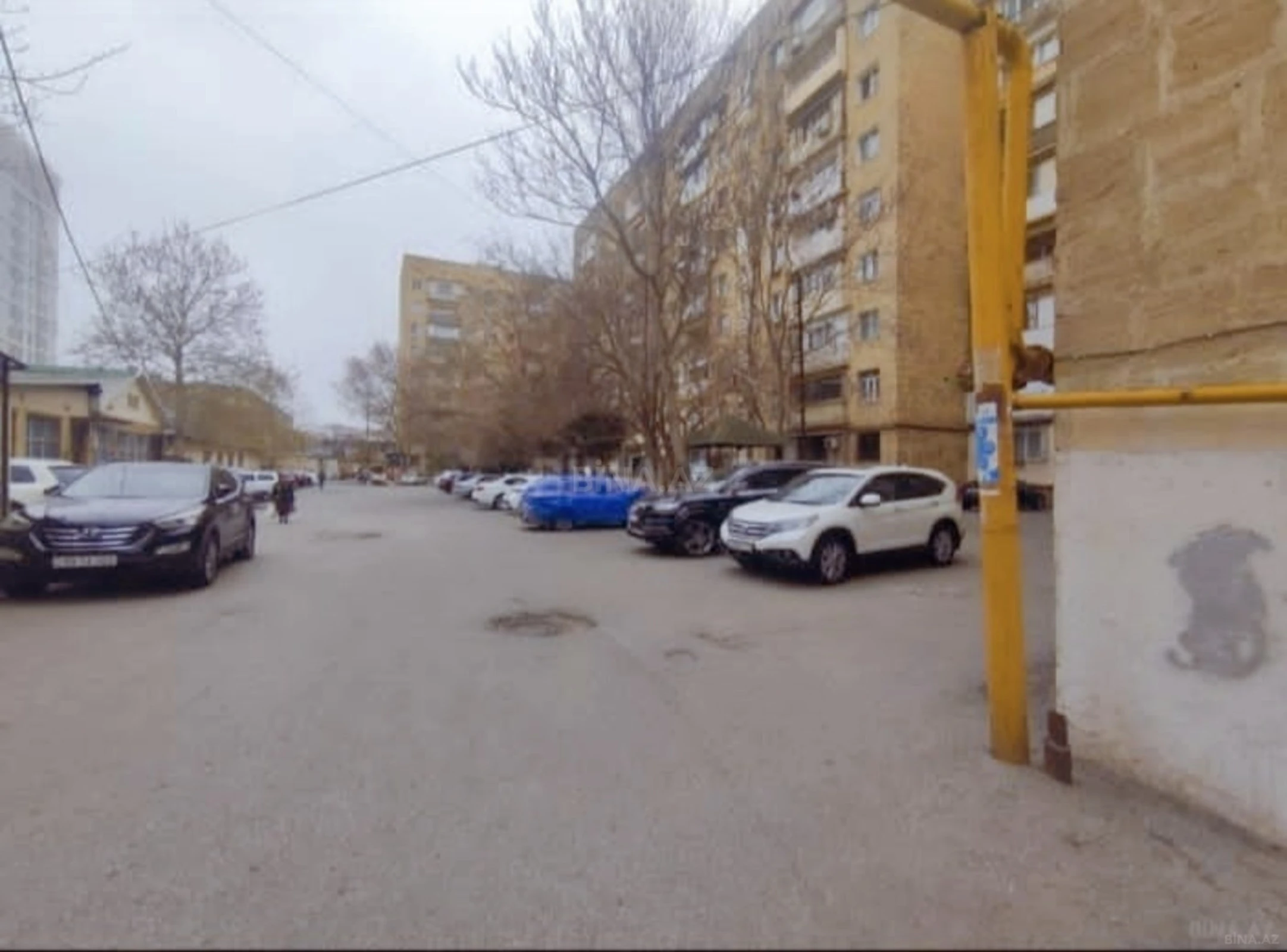 Kirayə verilir 4 otaqlı mənzil 130 m²