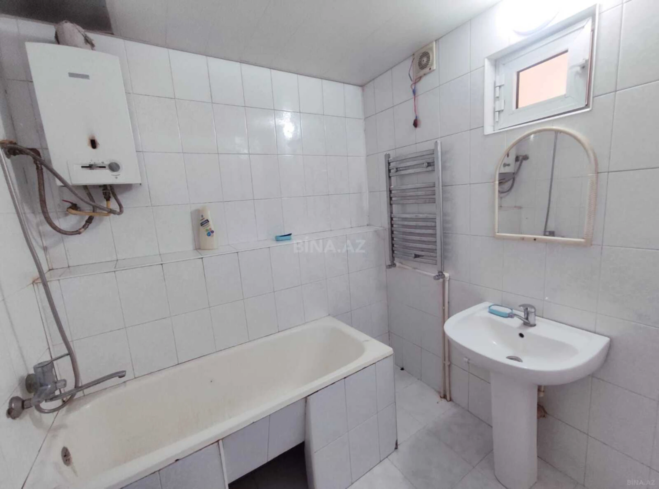 Kirayə verilir 4 otaqlı mənzil 130 m²