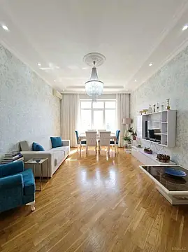 Satılır 3 otaqlı mənzil 125 m²