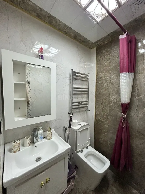 Kirayə verilir 2 otaqlı mənzil 70 m²
