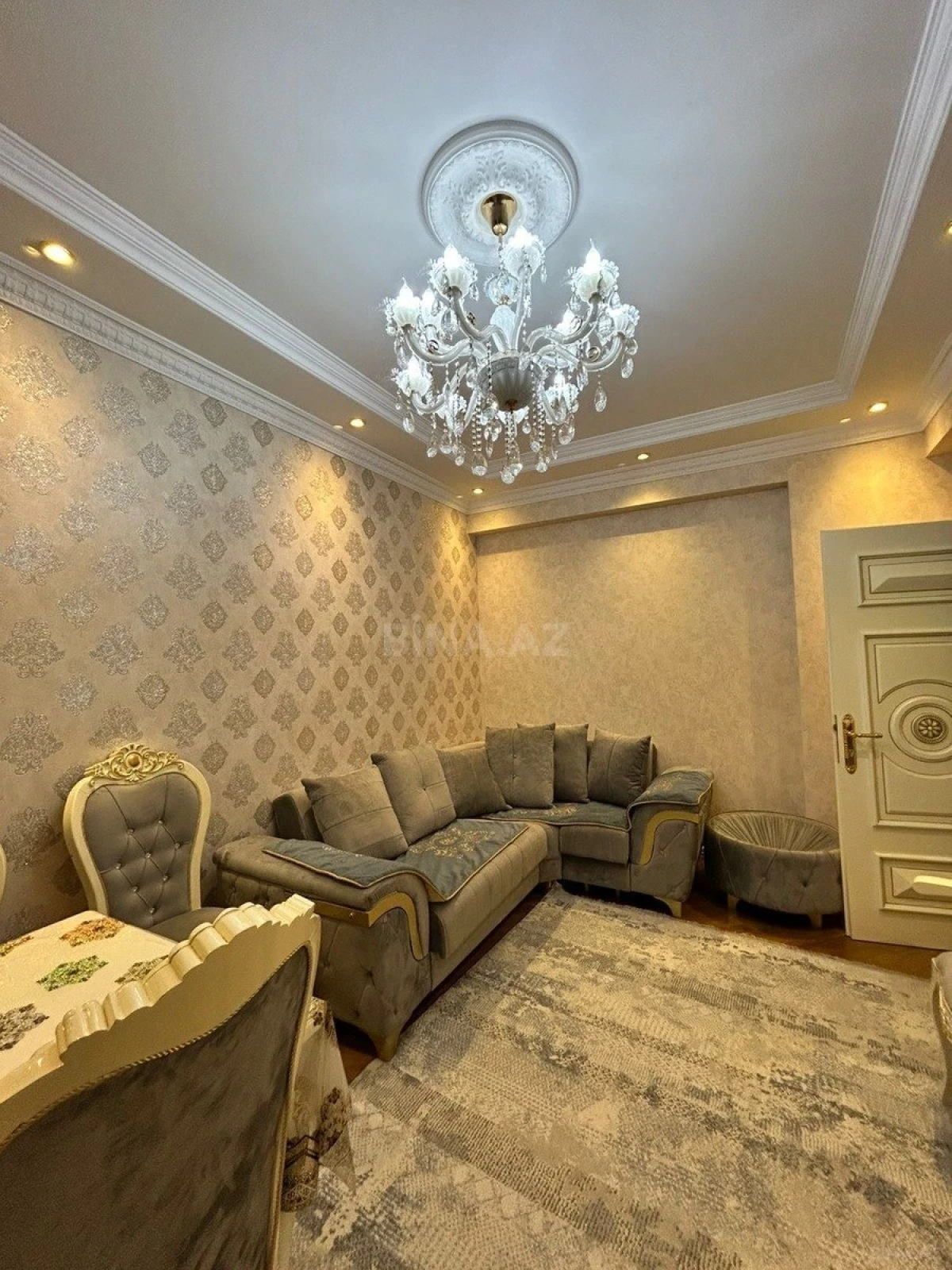 Kirayə verilir 2 otaqlı mənzil 70 m²