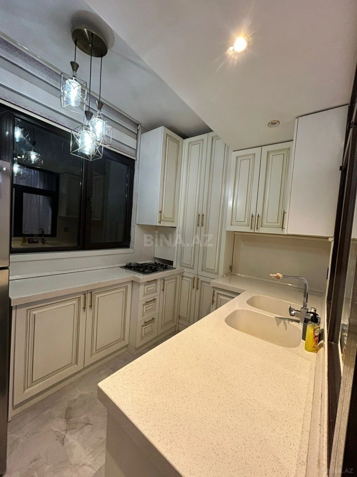 Kirayə verilir 2 otaqlı mənzil 70 m²