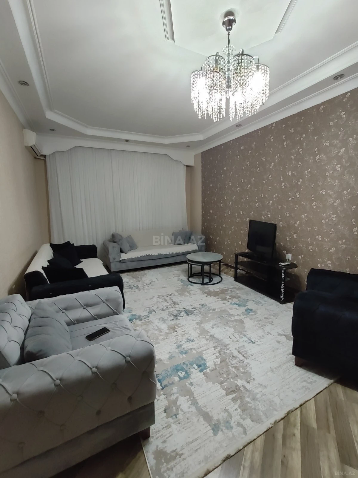 Kirayə verilir 3 otaqlı mənzil 150 m²
