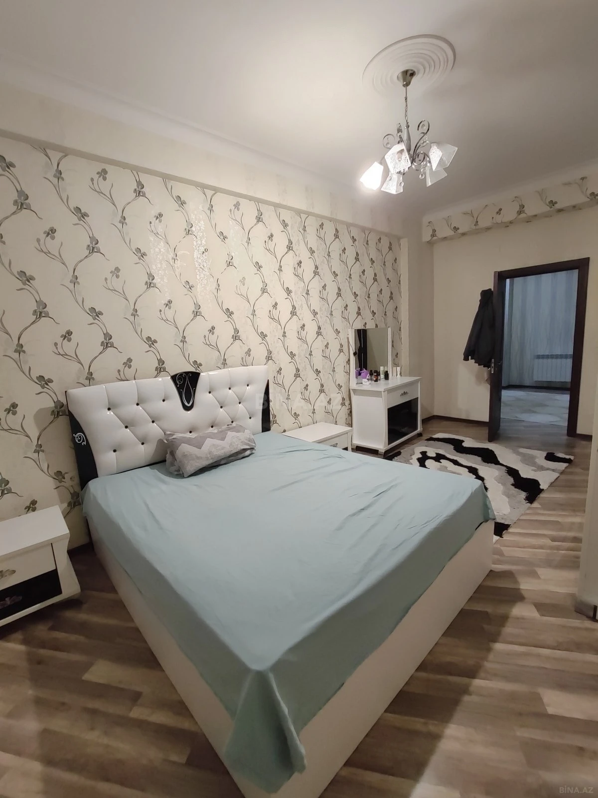 Kirayə verilir 3 otaqlı mənzil 150 m²