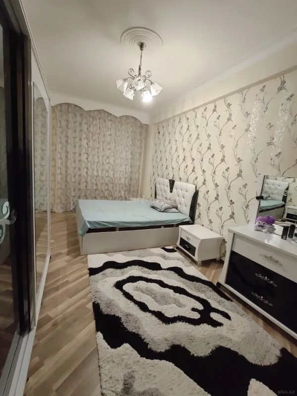 Kirayə verilir 3 otaqlı mənzil 150 m²