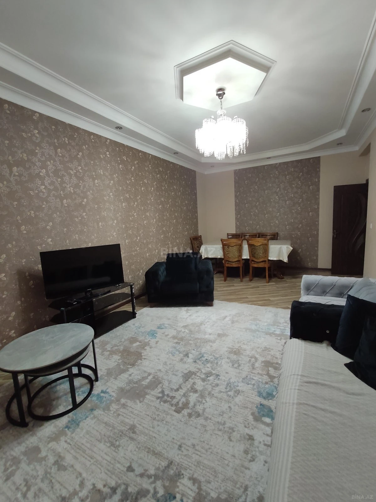 Kirayə verilir 3 otaqlı mənzil 150 m²