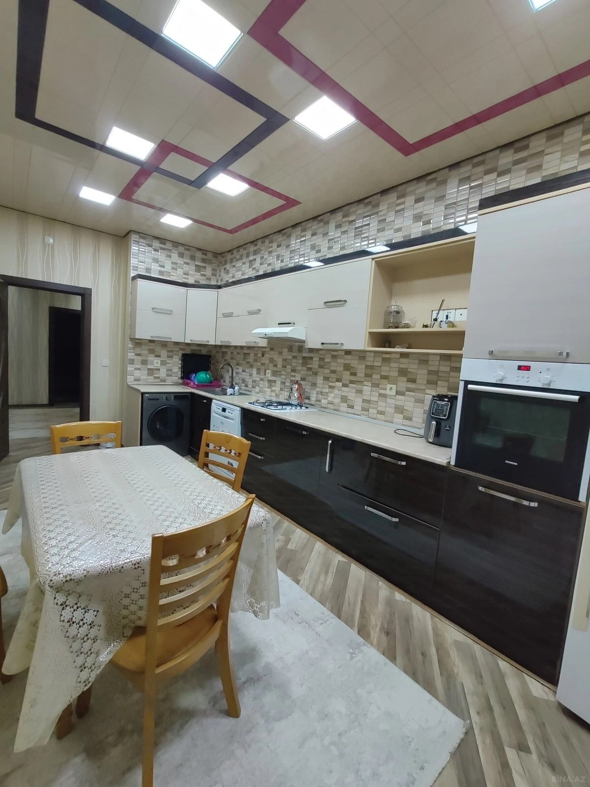 Kirayə verilir 3 otaqlı mənzil 150 m²