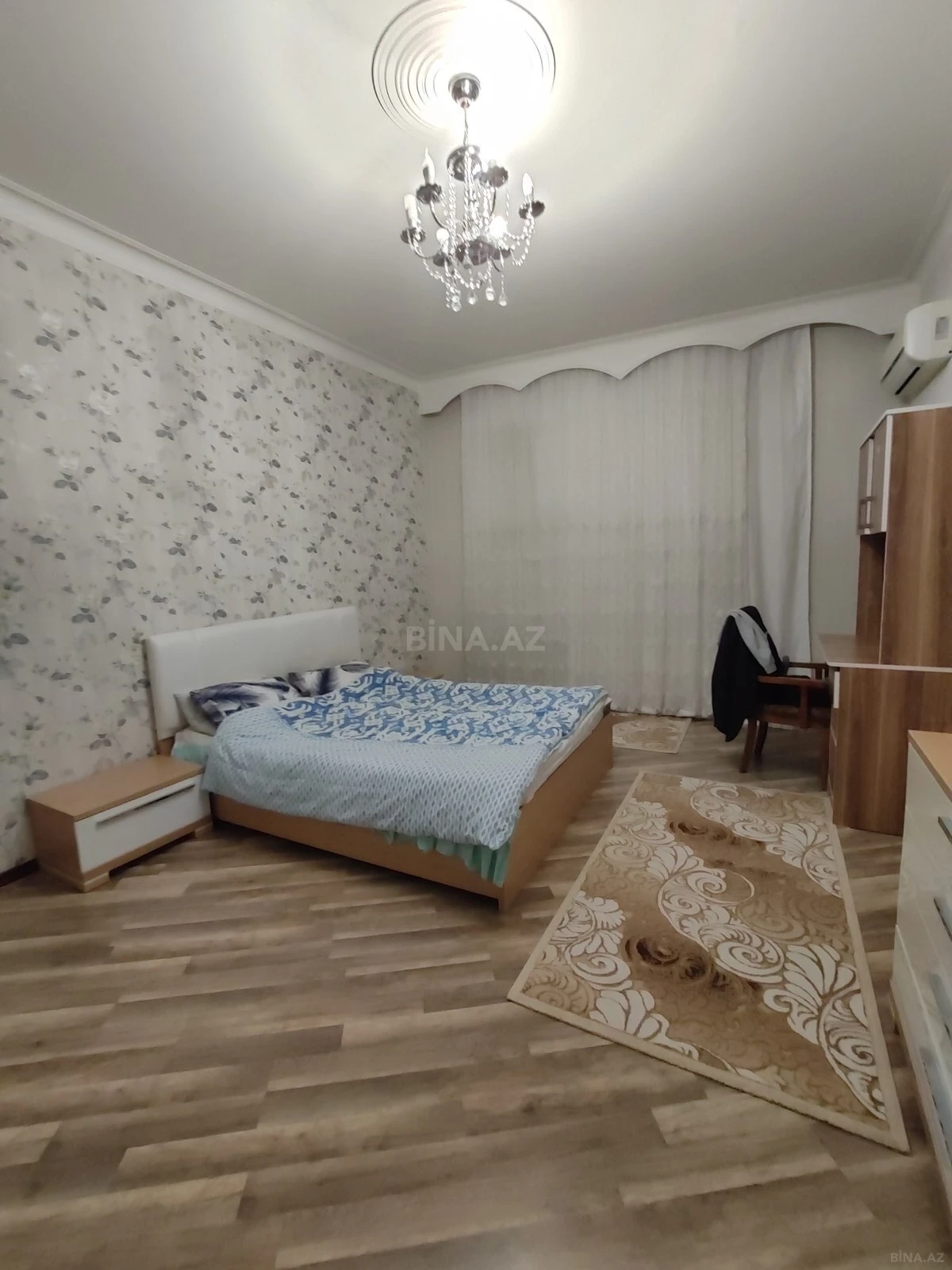 Kirayə verilir 3 otaqlı mənzil 150 m²