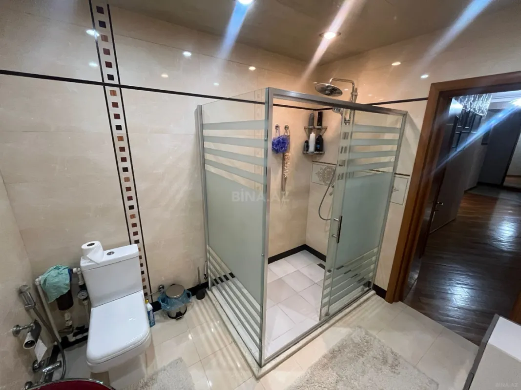 Kirayə verilir 5 otaqlı mənzil 190 m²