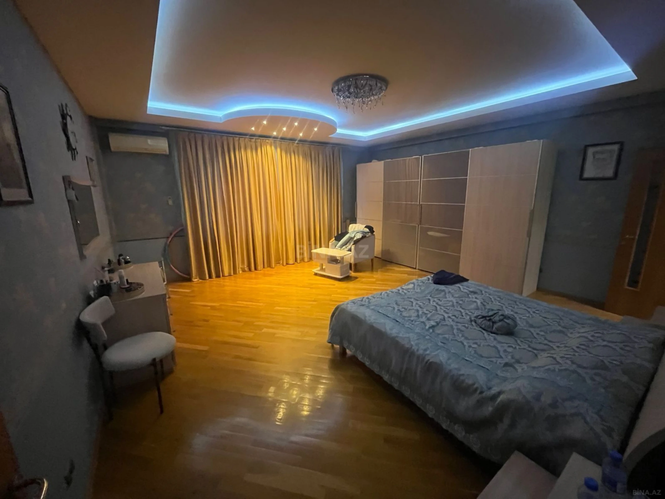 Kirayə verilir 5 otaqlı mənzil 190 m²
