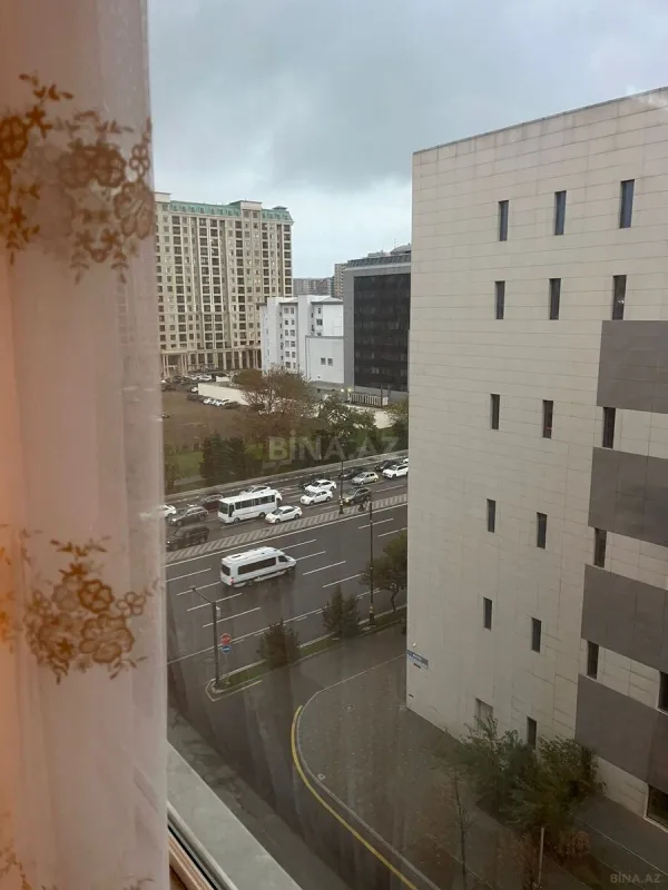 Kirayə verilir 5 otaqlı mənzil 190 m²