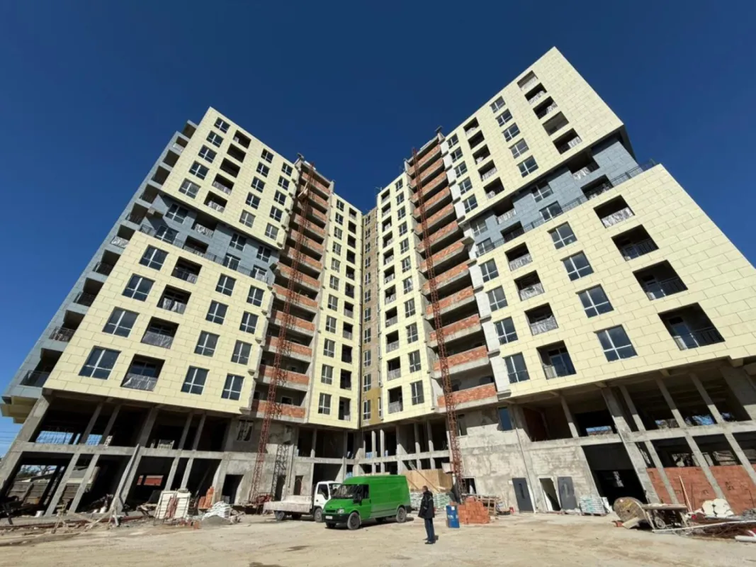 Satılır 3 otaqlı mənzil 122 m²