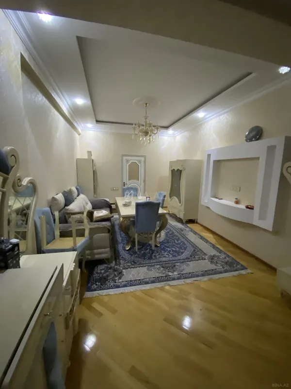 Kirayə verilir 2 otaqlı mənzil 70 m²