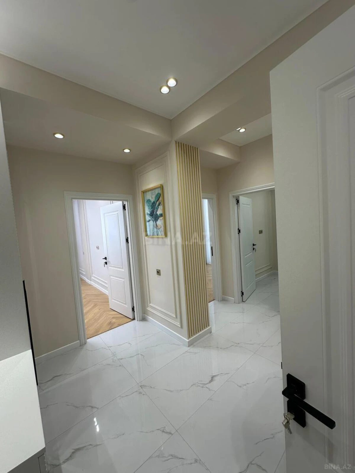 Satılır 3 otaqlı mənzil 101 m²