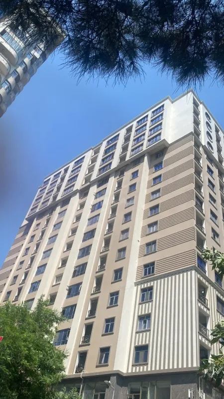 Satılır 3 otaqlı mənzil 108 m²