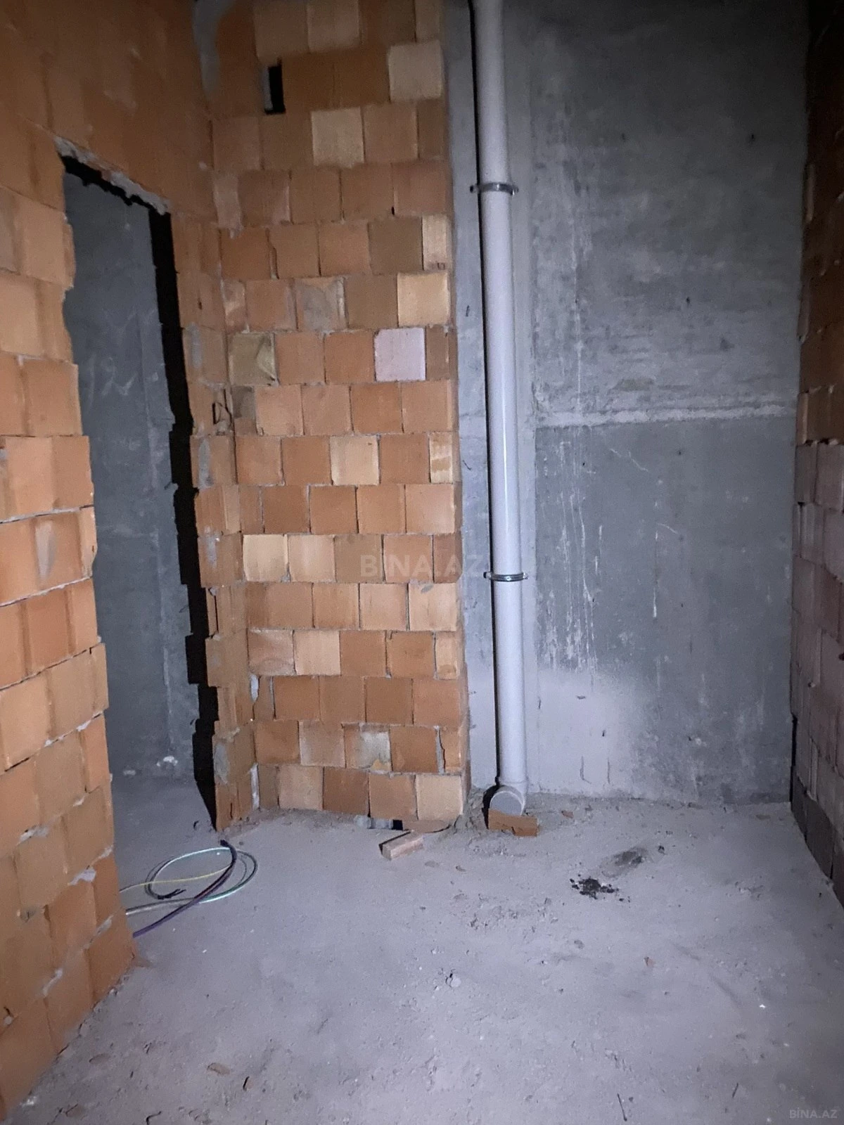 Satılır 3 otaqlı mənzil 108 m²