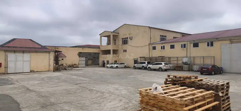 Satılır obyekt 3700 m² — Bakı, Binəqədi 3700.00 m²
