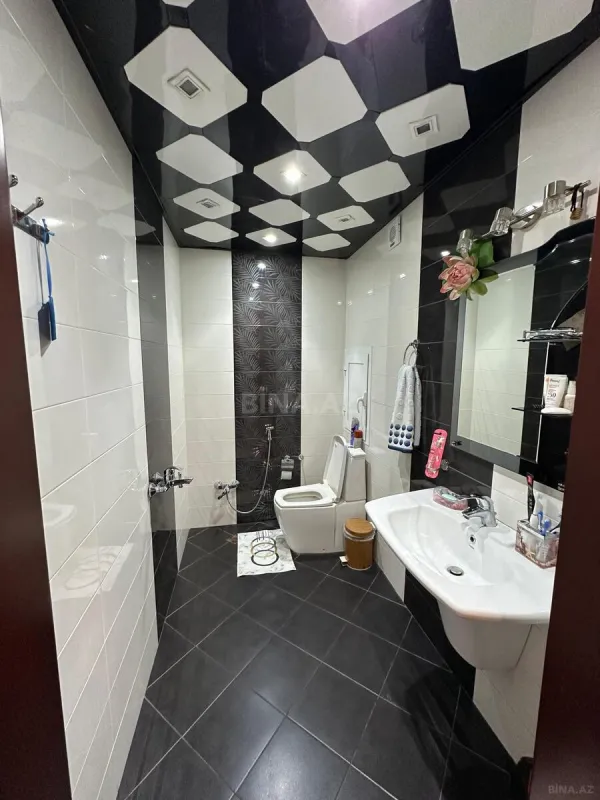 Satılır 3 otaqlı mənzil 162 m²