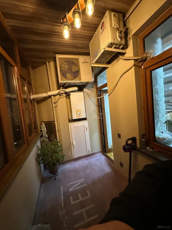 Satılır 3 otaqlı mənzil 162 m²