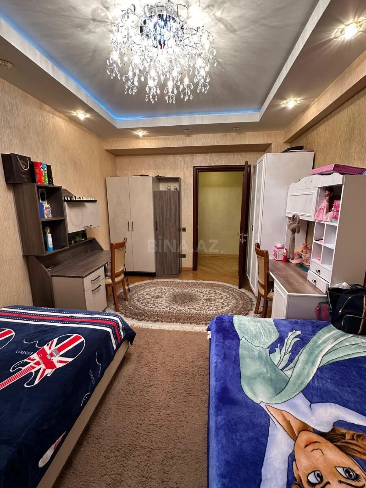 Satılır 3 otaqlı mənzil 162 m²